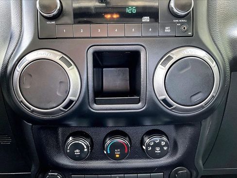 Used 2016 Jeep Wrangler Unlimited Sport w/ Max Tow Package AWD/4WD image 15