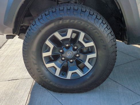 Used 2023 Toyota Tacoma TRD Off-Road image 12