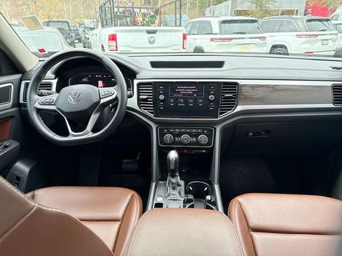 Used 2023 Volkswagen Atlas SE image 13
