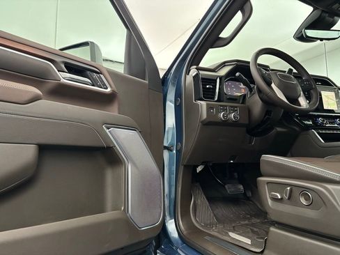 New 2026 GMC Sierra 2500 Denali w/ Denali Reserve Package image 16