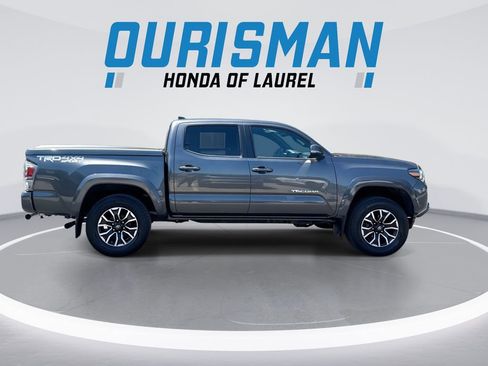 Used 2020 Toyota Tacoma TRD Sport w/ Technology Package AWD/4WD image 9