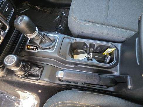 Certified 2025 Jeep Wrangler Sahara image 15