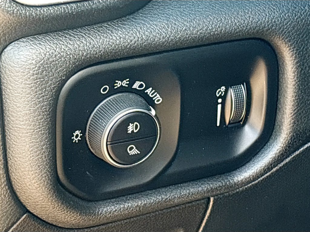 Used 2022 RAM 1500 Big Horn AWD/4WD image 10