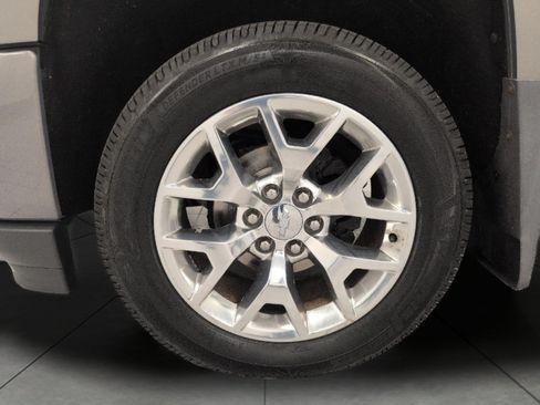 Used 2017 Chevrolet Silverado 1500 LT w/ All Star Edition AWD/4WD image 3