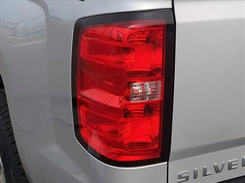 Used 2018 Chevrolet Silverado 1500 LT w/ Texas Edition image 21