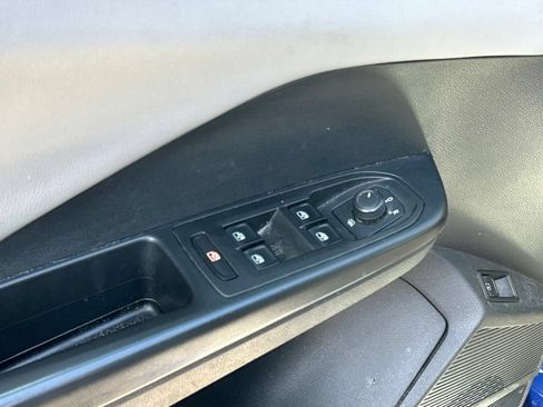 Used 2022 Volkswagen Taos SE AWD/4WD image 19