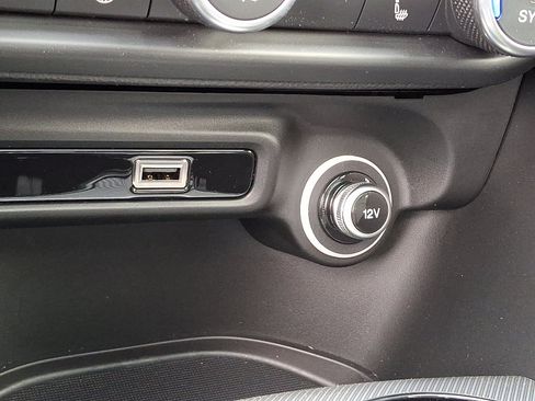 New 2025 Alfa Romeo Giulia AWD image 18