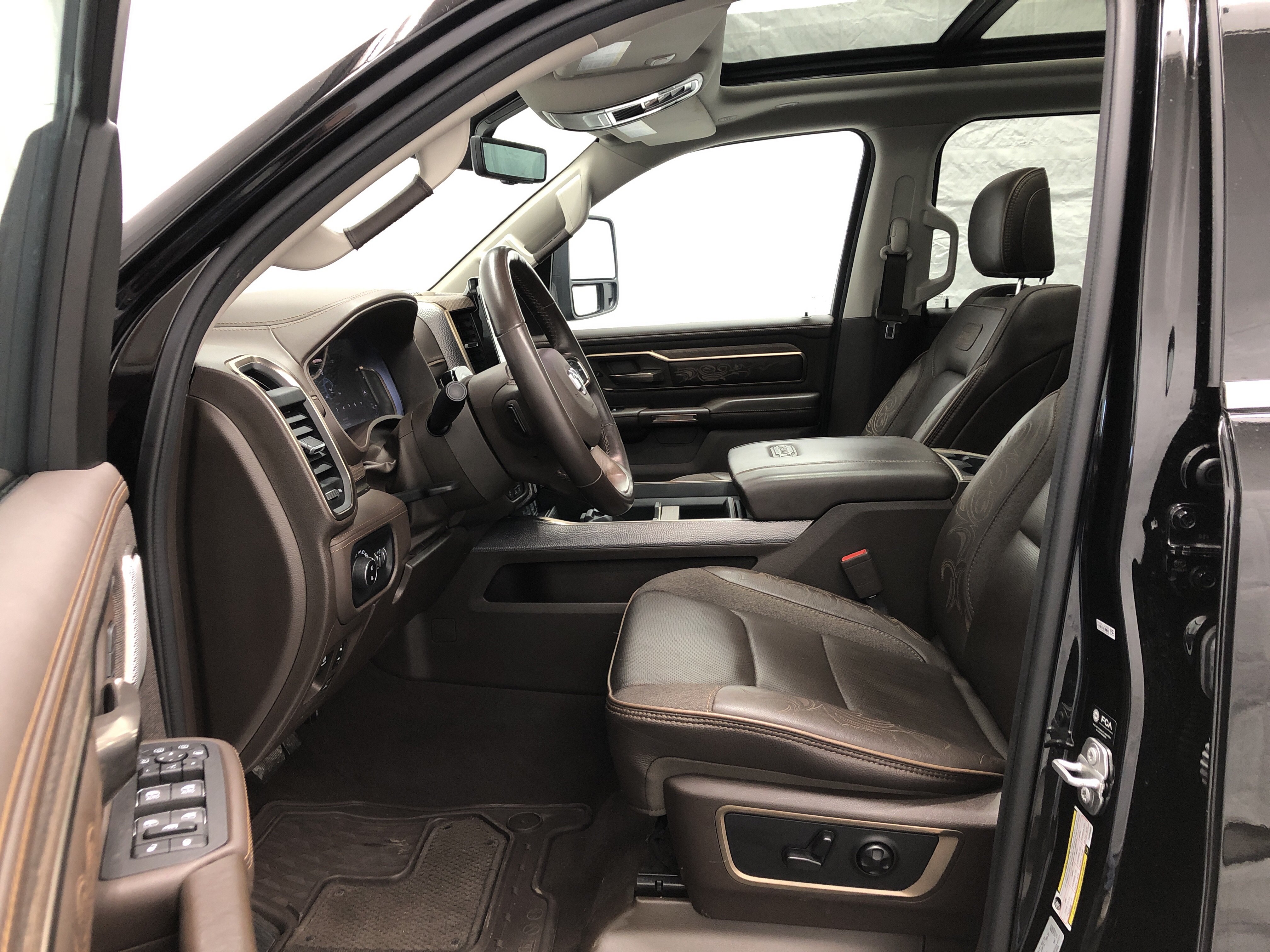 Certified 2025 RAM 1500 Limited AWD/4WD image 18