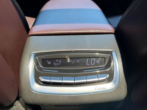 Used 2020 Cadillac XT6 Premium Luxury AWD/4WD image 21