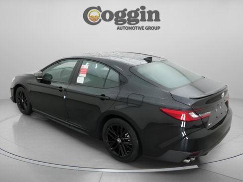 New 2026 Toyota Camry SE FWD image 9