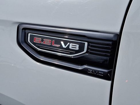 Used 2022 GMC Sierra 1500 AT4 w/ Technology Package AWD/4WD image 35
