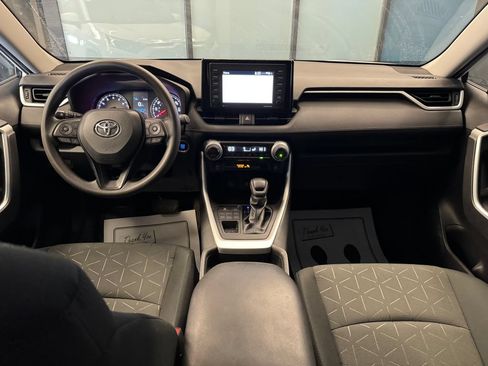 Used 2021 Toyota RAV4 XLE AWD/4WD image 9