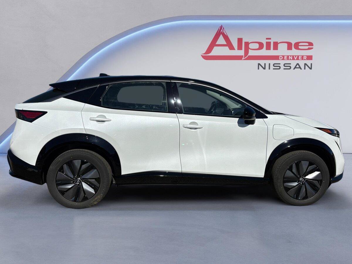 Used 2024 Nissan Ariya AWD image 6