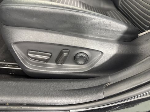 Used 2019 Toyota Camry SE image 14