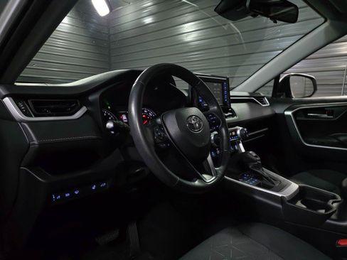 Used 2020 Toyota RAV4 XLE w/ Convenience Package image 10