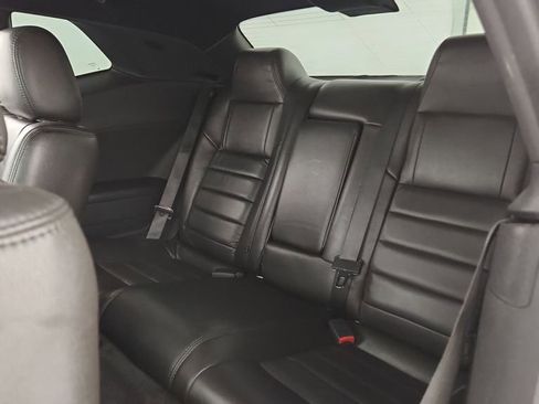 Used 2010 Dodge Challenger SE image 24