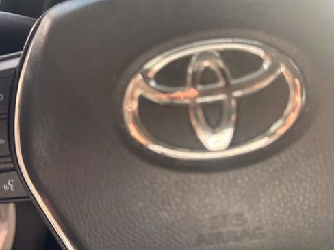 Used 2020 Toyota Camry LE image 11