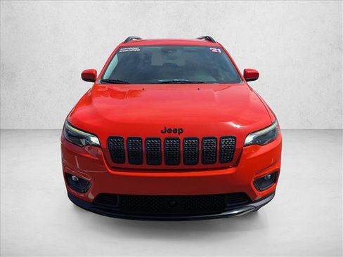 Used 2021 Jeep Cherokee Latitude Plus FWD image 2