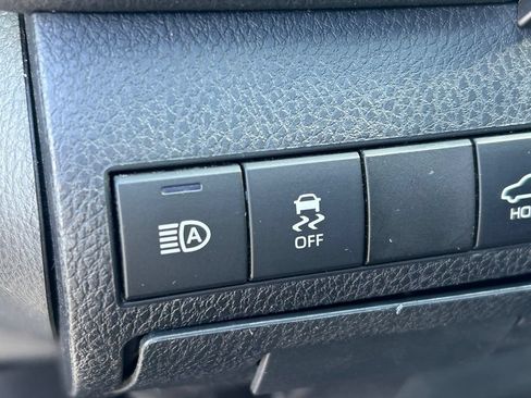 Used 2020 Toyota Camry LE FWD image 23