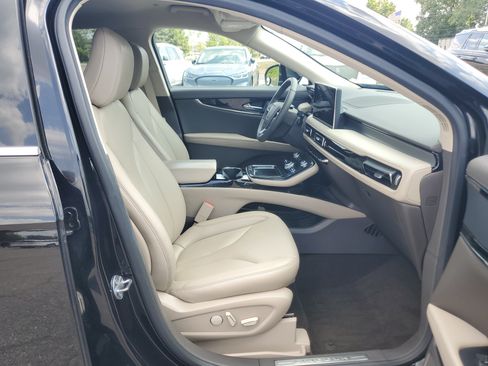 Used 2022 Lincoln Nautilus FWD image 9