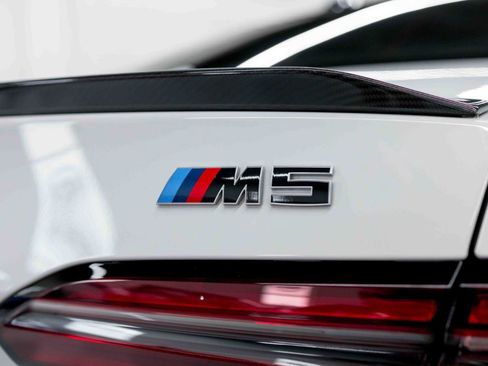 Used 2025 BMW M5 w/ Carbon Package AWD/4WD image 24