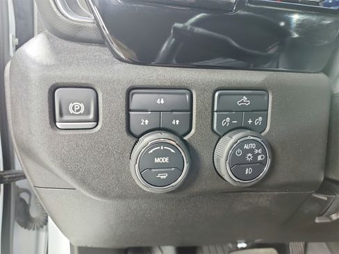 Used 2025 Chevrolet Silverado 2500 LT image 26