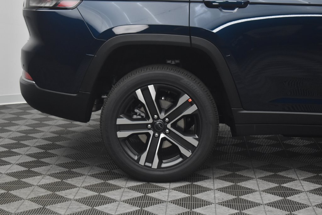 New 2027 Jeep Grand Cherokee Limited AWD/4WD image 8