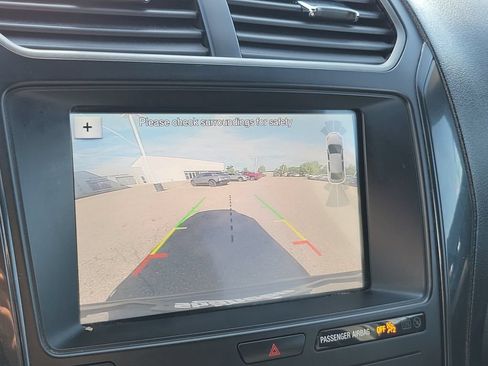 Used 2019 Ford Explorer XLT AWD/4WD image 21