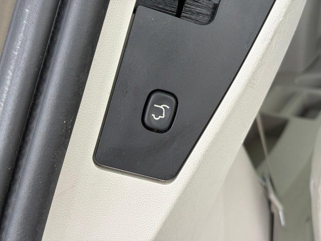 Used 2008 Dodge Grand Caravan SXT FWD image 28