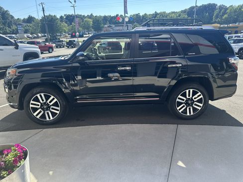 Used 2016 Toyota 4Runner Limited AWD/4WD image 5