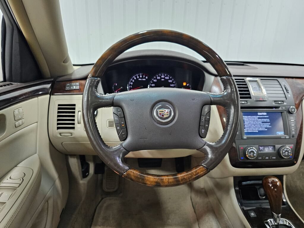 Used 2009 Cadillac DTS FWD image 13