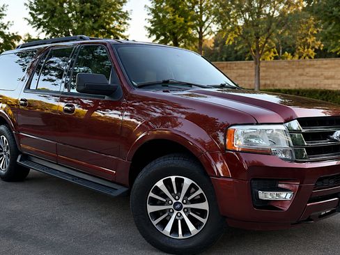 Used 2017 Ford Expedition EL XLT w/ Equipment Group 202A AWD/4WD image 5