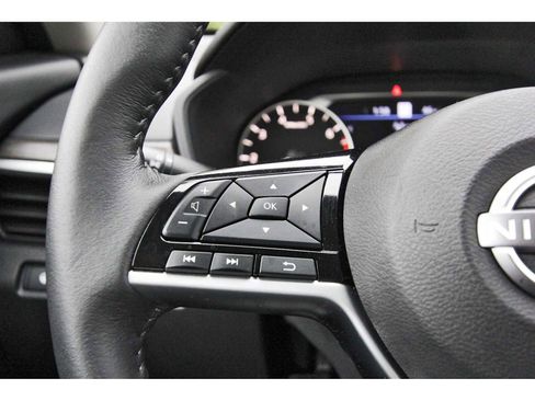 Used 2025 Nissan Altima 2.5 SL image 13