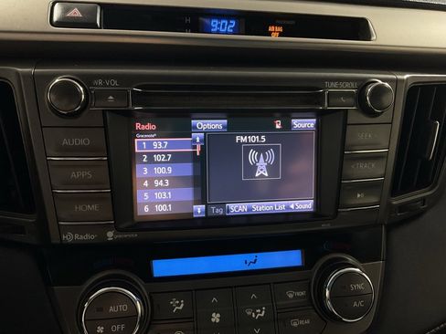 Used 2015 Toyota RAV4 XLE image 19