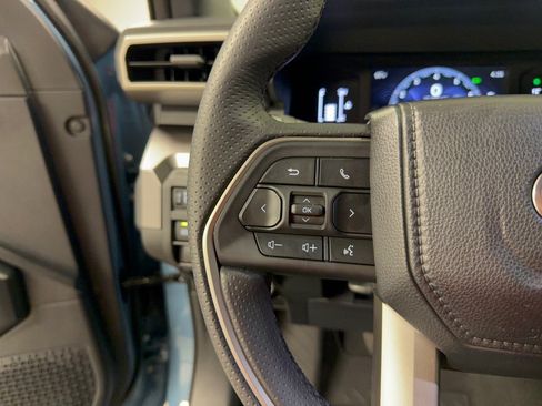Used 2026 Toyota 4Runner SR5 RWD image 18