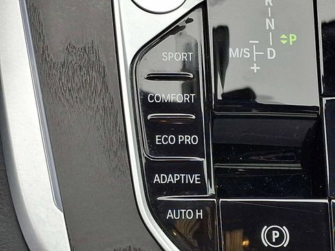 Used 2022 BMW X7 xDrive40i w/ Premium Package AWD/4WD image 26