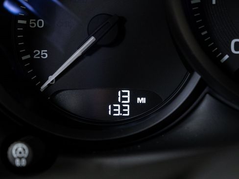 New 2026 Porsche Macan image 12