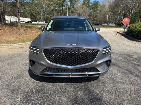 Used 2025 Genesis GV70 2.5T Select w/ Select Package image 3