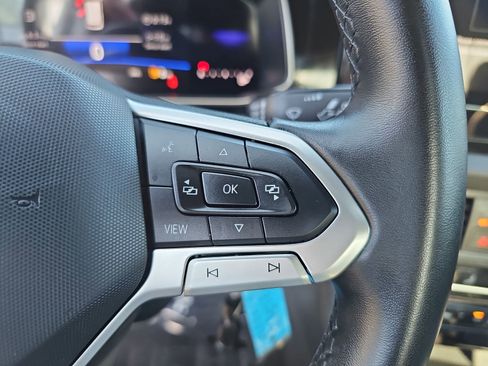 Certified 2025 Volkswagen Jetta Sport image 17