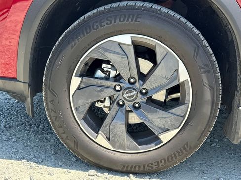 Used 2025 Nissan Rogue SV w/ SV Premium Package FWD image 12