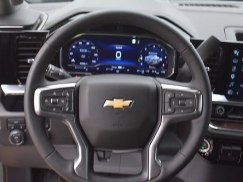 Used 2023 Chevrolet Silverado 1500 LT AWD/4WD image 20