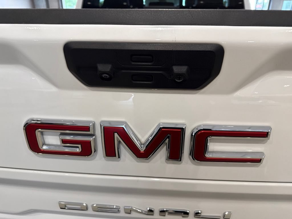 Used 2024 GMC Sierra 1500 Denali w/ Technology Package AWD/4WD image 9