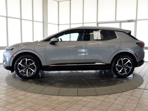 Used 2025 Chevrolet Equinox EV LT image 5