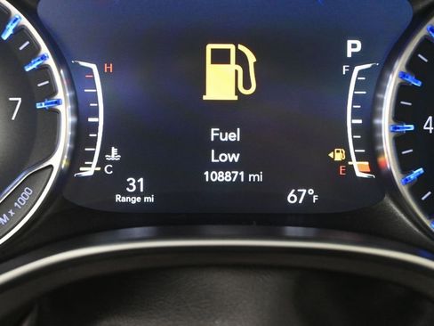 Used 2017 Chrysler Pacifica Limited FWD image 37