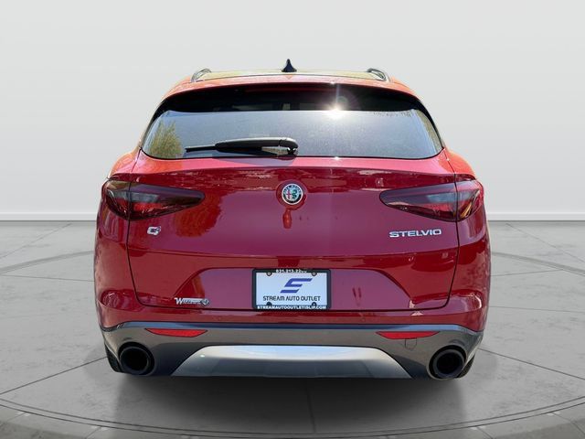 Used 2023 Alfa Romeo Stelvio Ti AWD/4WD image 6