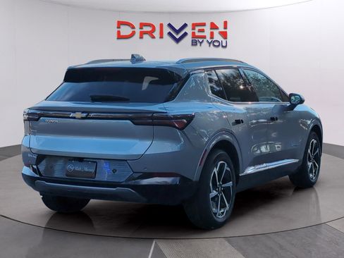 New 2025 Chevrolet Equinox EV LT image 5