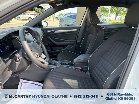 Used 2023 Volkswagen Jetta Sport FWD image 4