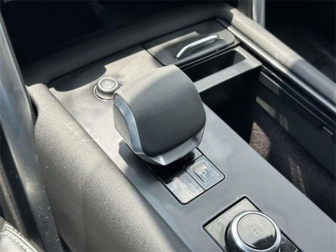 Used 2024 Land Rover Discovery Dynamic SE image 20