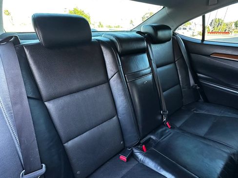 Used 2013 Lexus ES 300h w/ Luxury Pkg FWD image 18