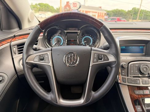 Used 2010 Buick LaCrosse CXS FWD image 18